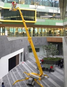 南山高空作業(yè)車(chē)、升降機(jī)與腳手架租賃 深圳本地服務(wù)與貨梯制造全解析